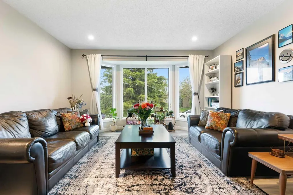 25 Bermuda Place Calgary AB T3K1H4