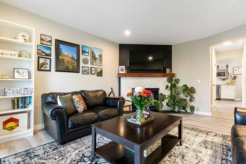 25 Bermuda Place Calgary AB T3K1H4