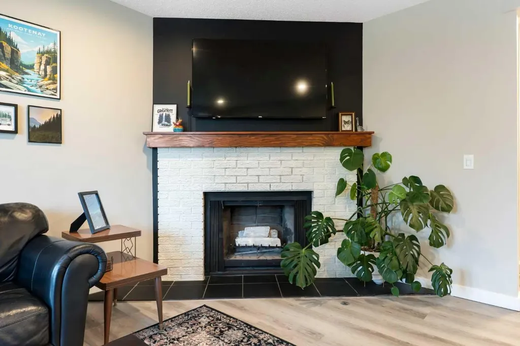 25 Bermuda Place Calgary AB T3K1H4