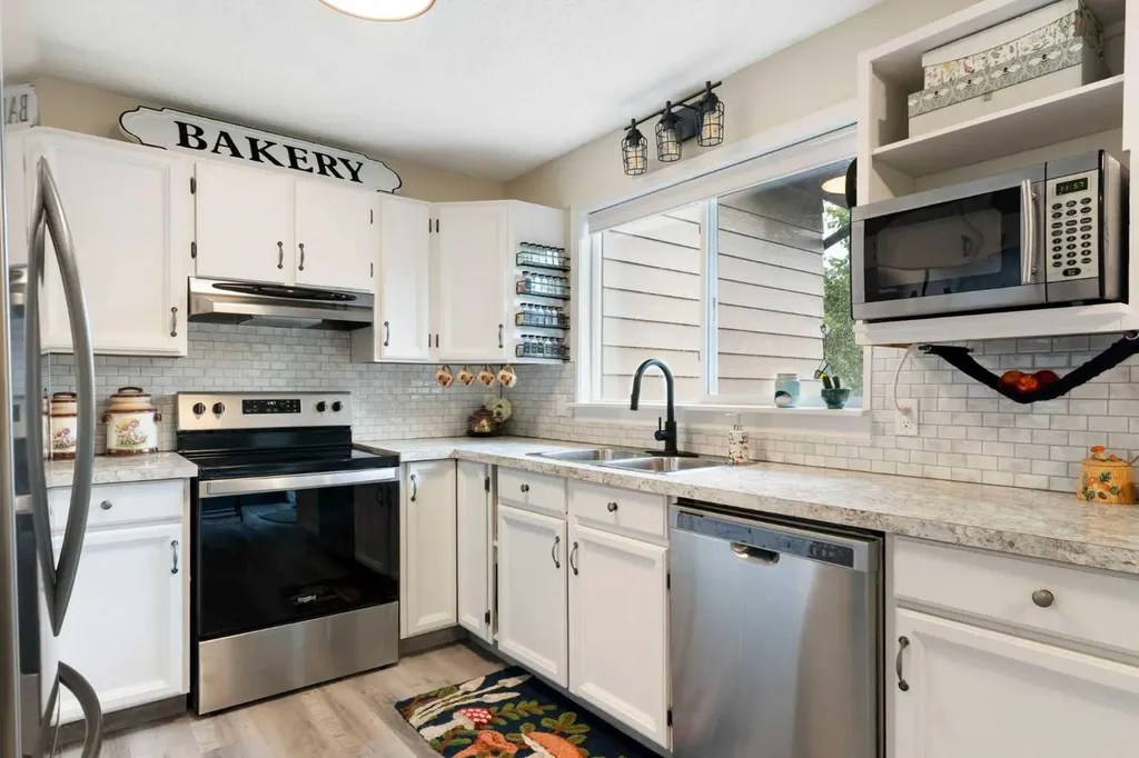 25 Bermuda Place Calgary AB T3K1H4