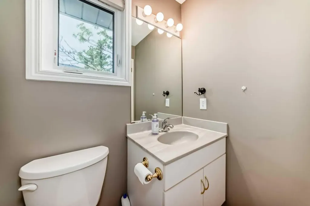 4 Glenbrook Villas SW Calgary AB T3E 7E8
