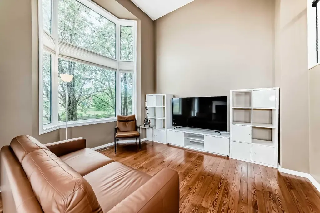 4 Glenbrook Villas SW Calgary AB T3E 7E8