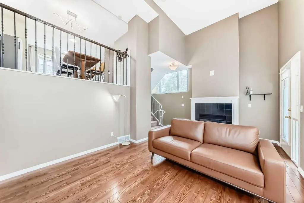 4 Glenbrook Villas SW Calgary AB T3E 7E8