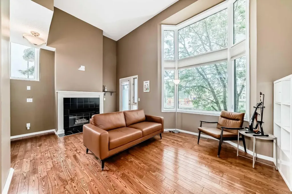 4 Glenbrook Villas SW Calgary AB T3E 7E8