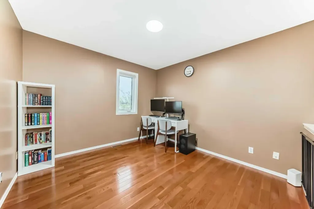 4 Glenbrook Villas SW Calgary AB T3E 7E8