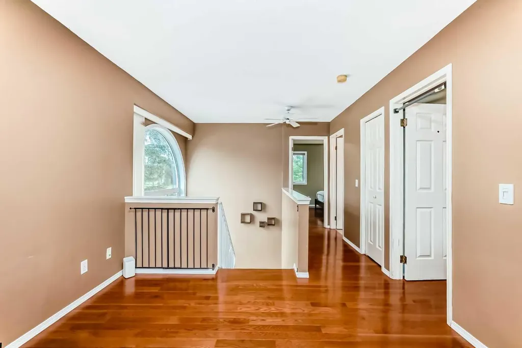 4 Glenbrook Villas SW Calgary AB T3E 7E8
