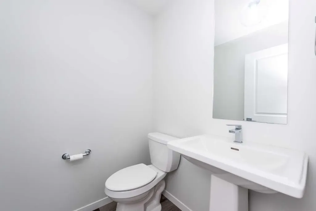 57 Corner Glen Row NE Calgary AB T3N 2L9