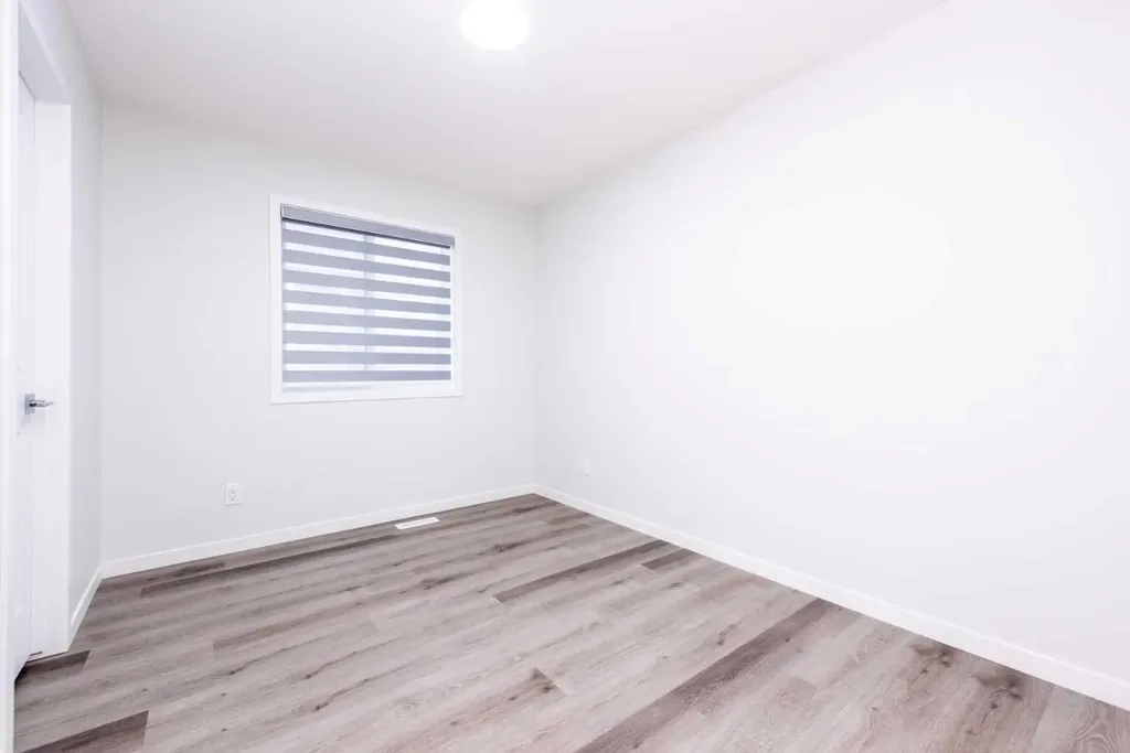 57 Corner Glen Row NE Calgary AB T3N 2L9