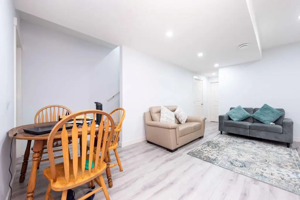 57 Corner Glen Row NE Calgary AB T3N 2L9