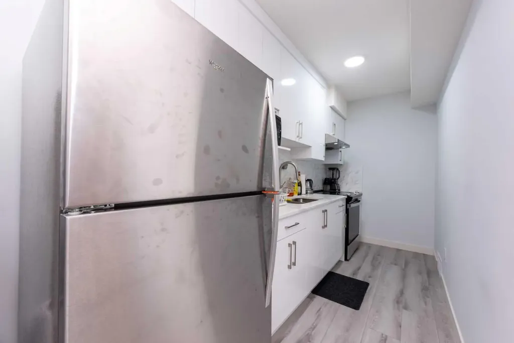 57 Corner Glen Row NE Calgary AB T3N 2L9