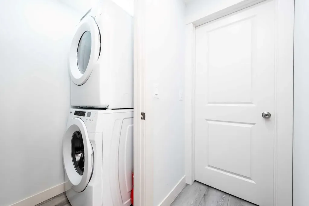 57 Corner Glen Row NE Calgary AB T3N 2L9
