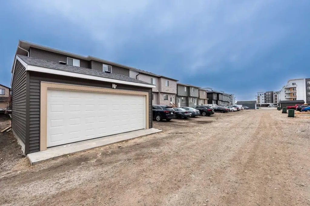 57 Corner Glen Row NE Calgary AB T3N 2L9