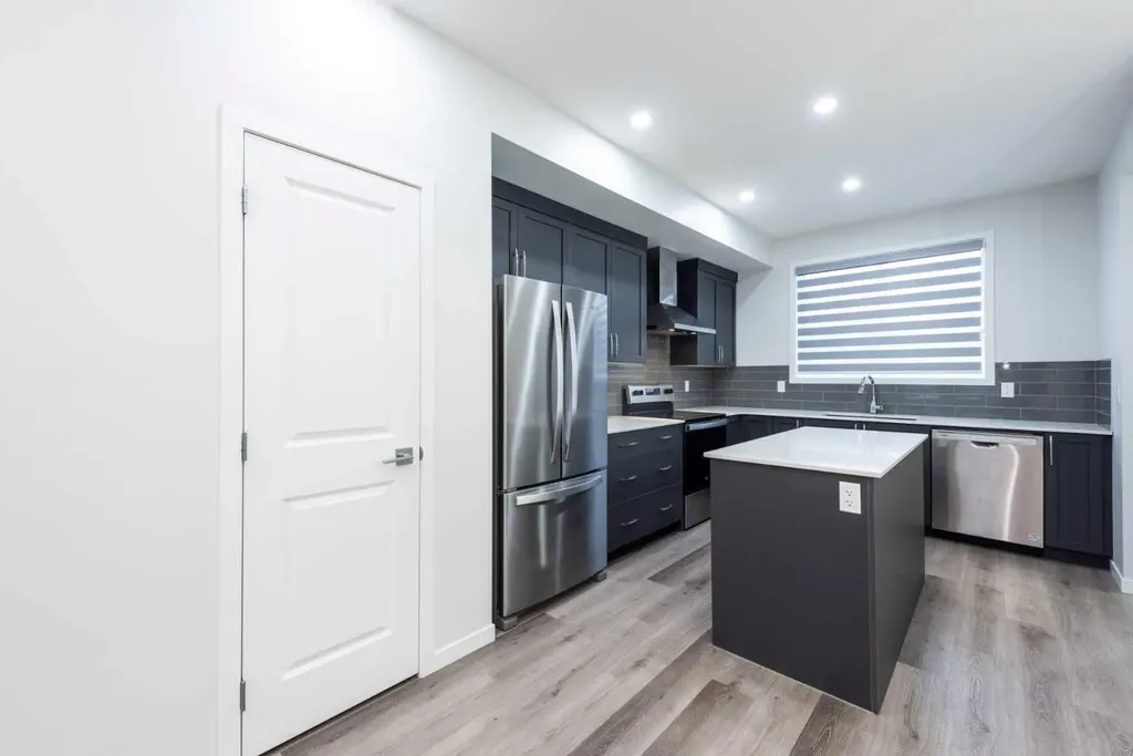 57 Corner Glen Row NE Calgary AB T3N 2L9