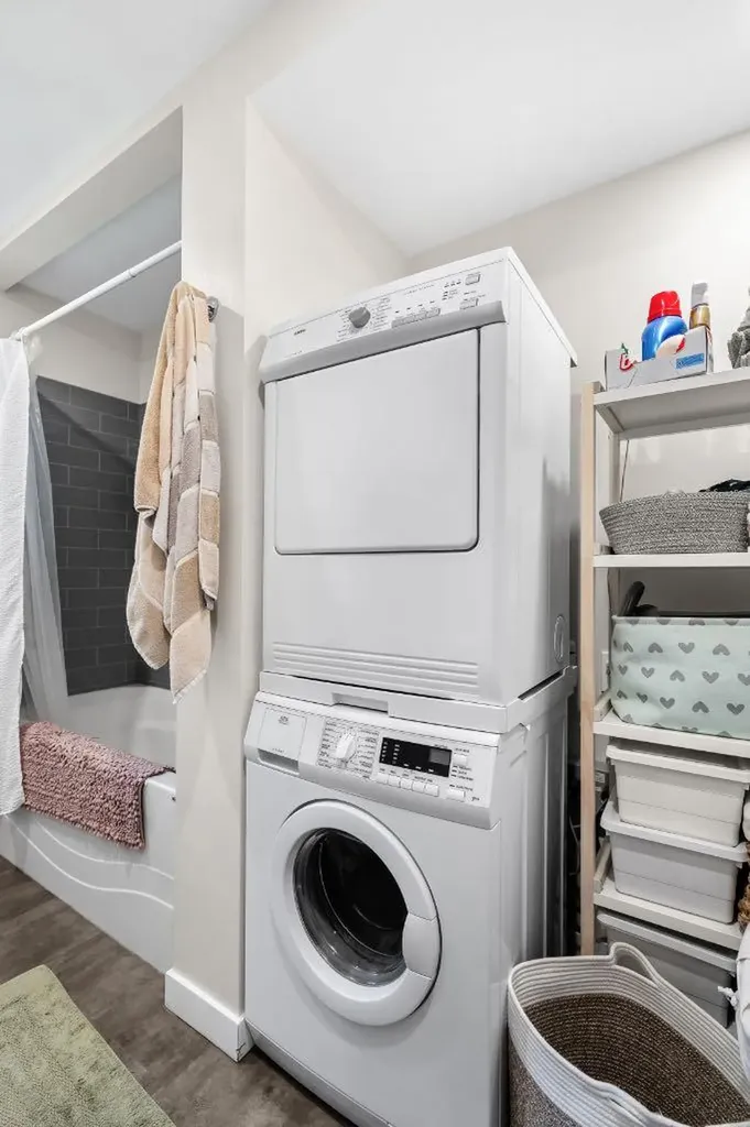 1207 40 Avenue NW Calgary AB T2K 0G3