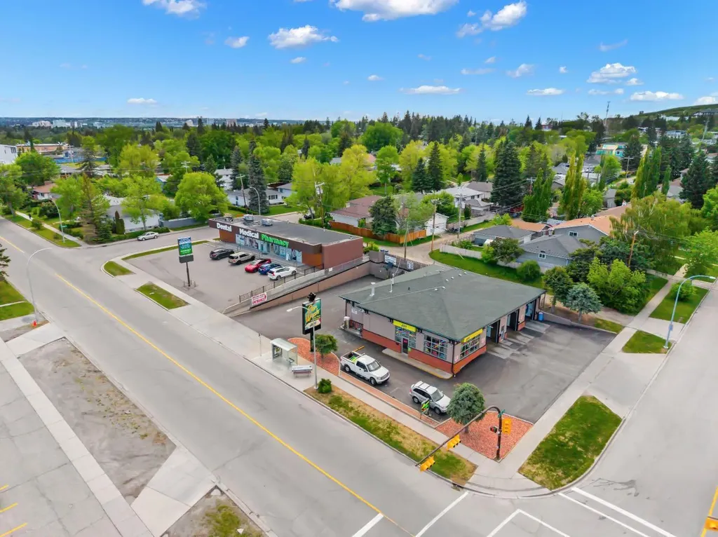 1207 40 Avenue NW Calgary AB T2K 0G3