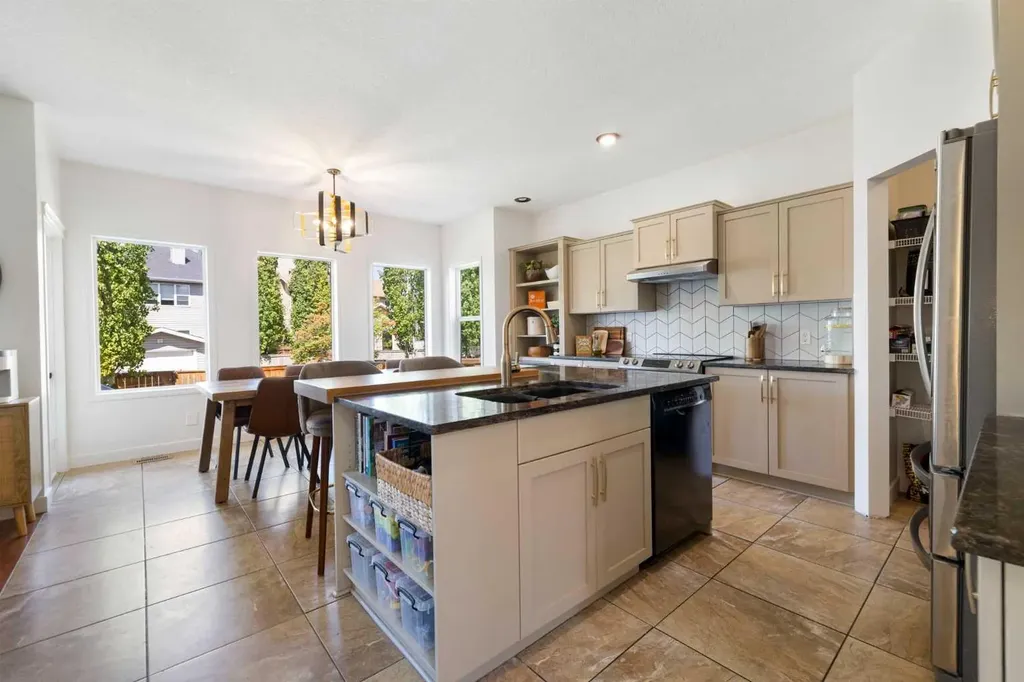 2693 Coopers Circle SW Airdrie AB T4B 3B8