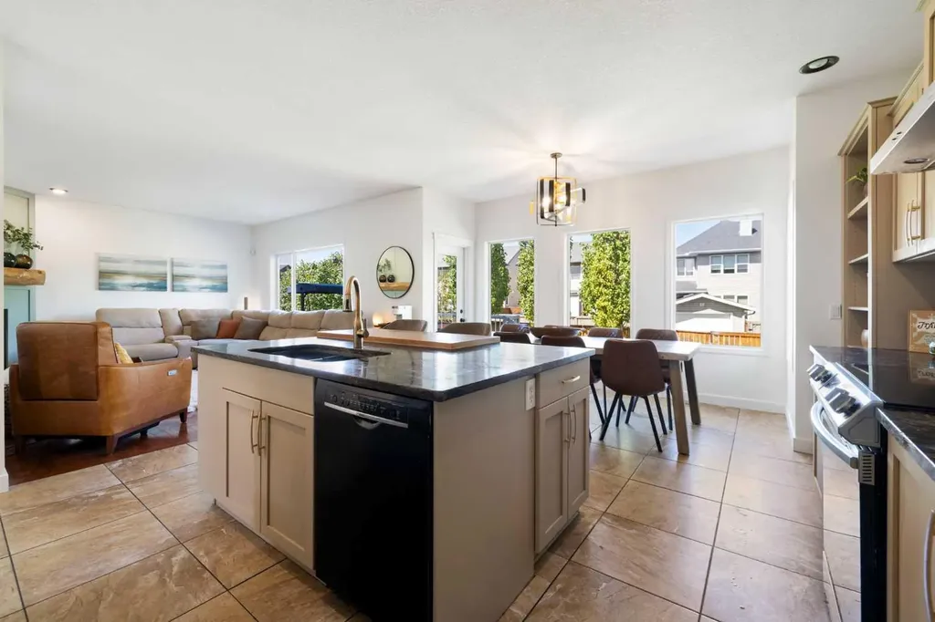 2693 Coopers Circle SW Airdrie AB T4B 3B8