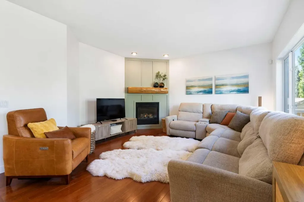 2693 Coopers Circle SW Airdrie AB T4B 3B8