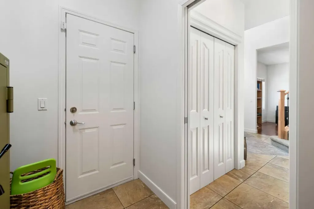 2693 Coopers Circle SW Airdrie AB T4B 3B8