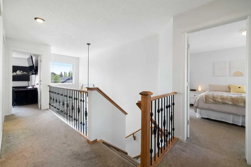 2693 Coopers Circle SW Airdrie AB T4B 3B8