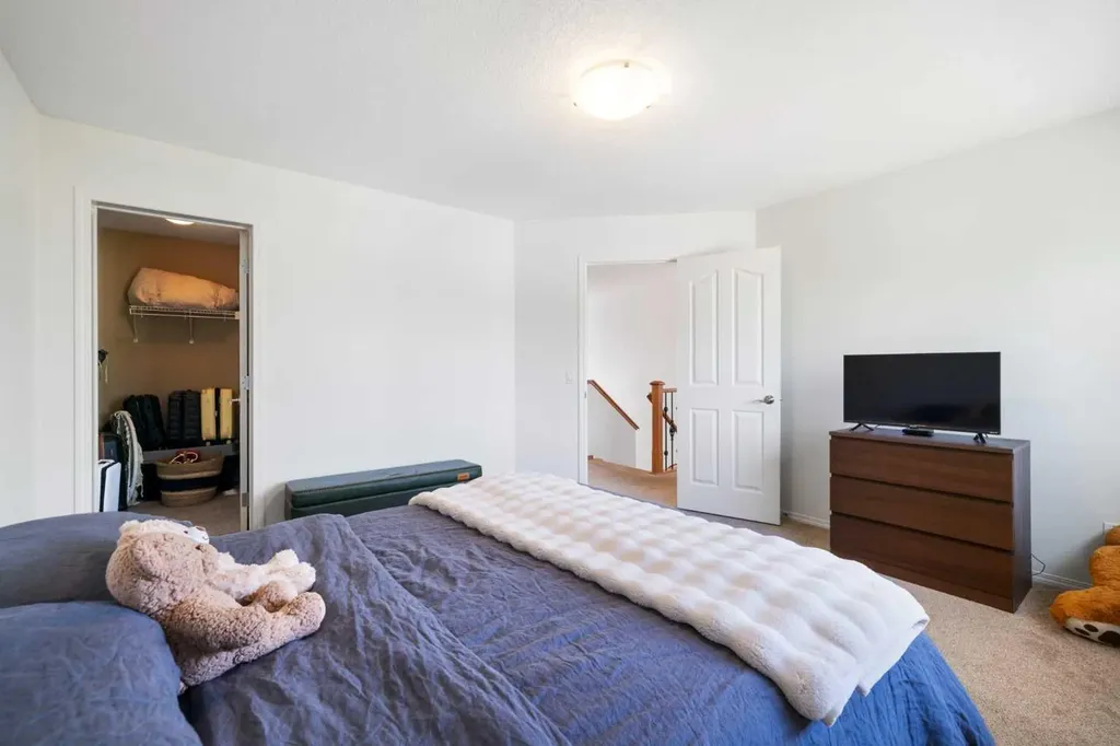 2693 Coopers Circle SW Airdrie AB T4B 3B8