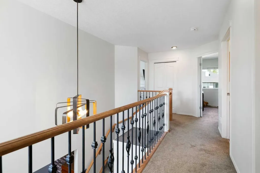 2693 Coopers Circle SW Airdrie AB T4B 3B8
