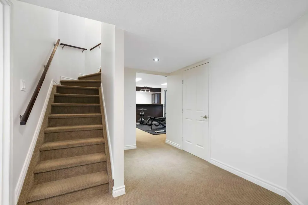 2693 Coopers Circle SW Airdrie AB T4B 3B8