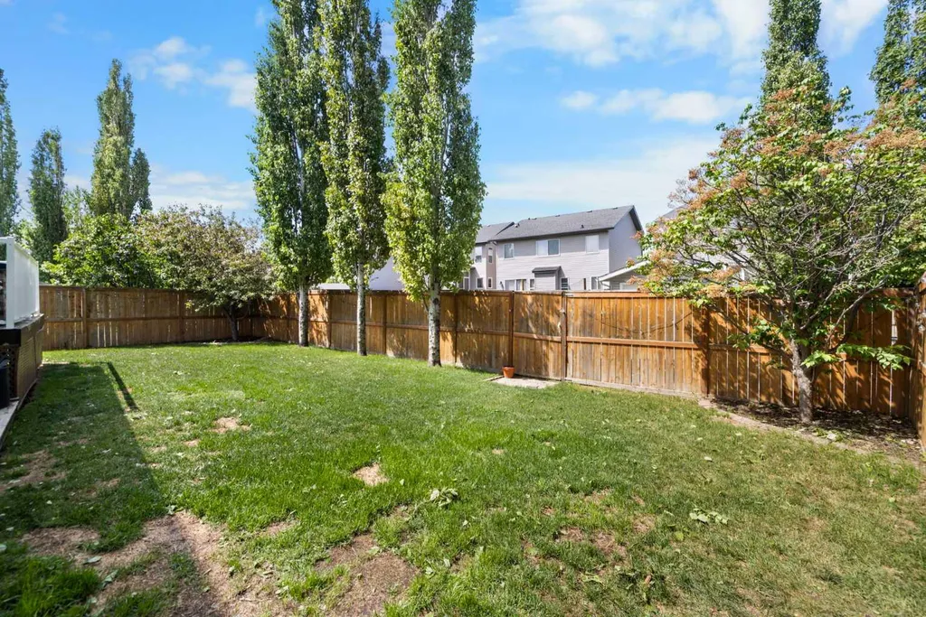 2693 Coopers Circle SW Airdrie AB T4B 3B8