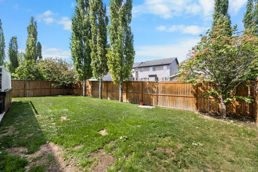 2693 Coopers Circle SW Airdrie AB T4B 3B8