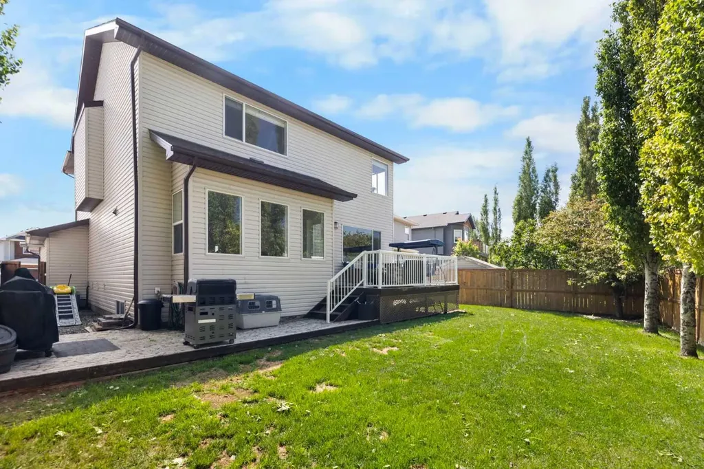 2693 Coopers Circle SW Airdrie AB T4B 3B8