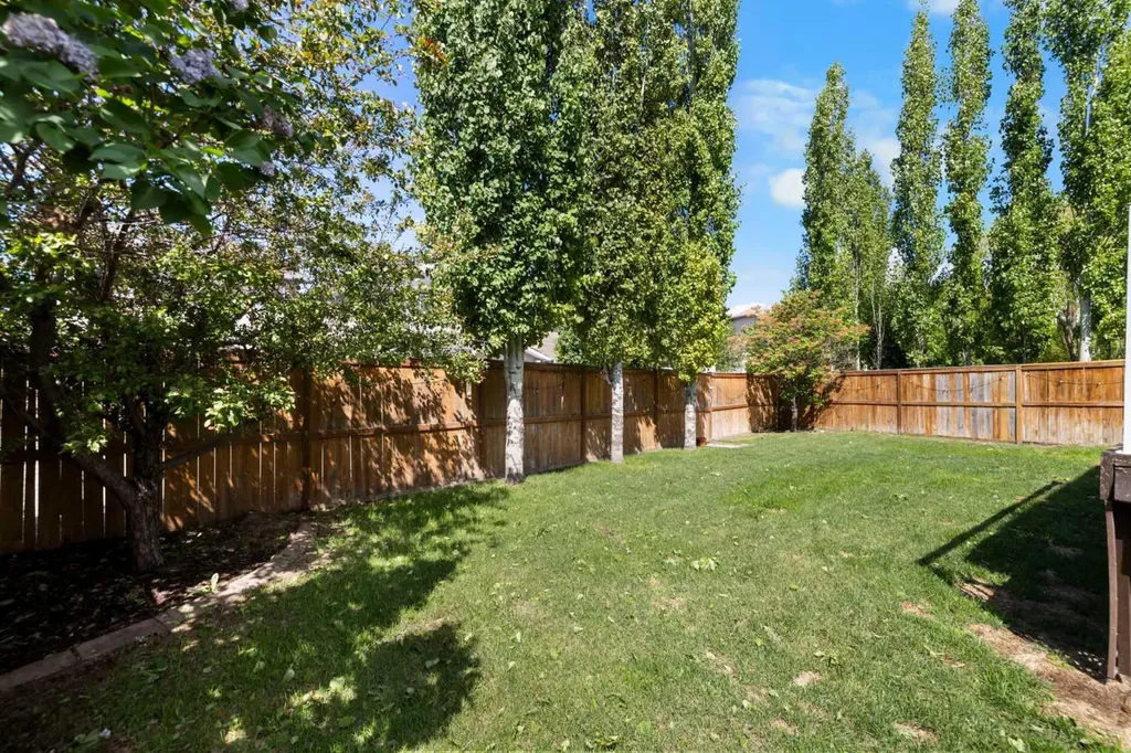 2693 Coopers Circle SW Airdrie AB T4B 3B8
