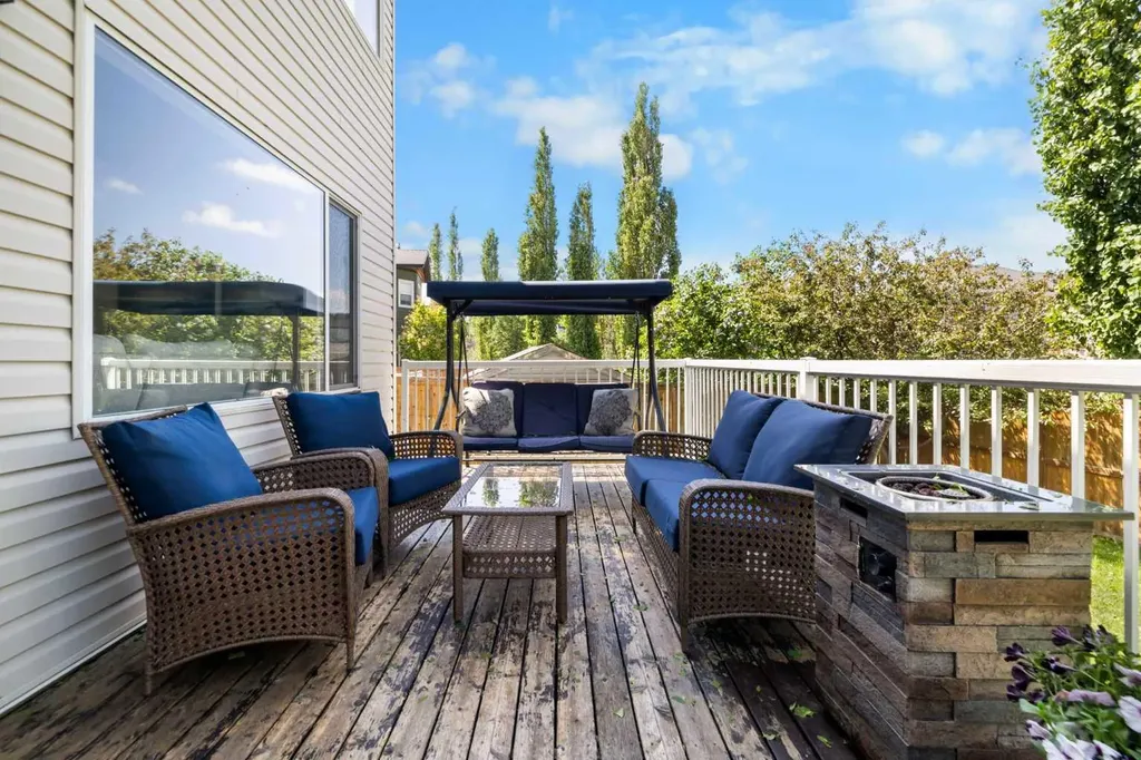 2693 Coopers Circle SW Airdrie AB T4B 3B8