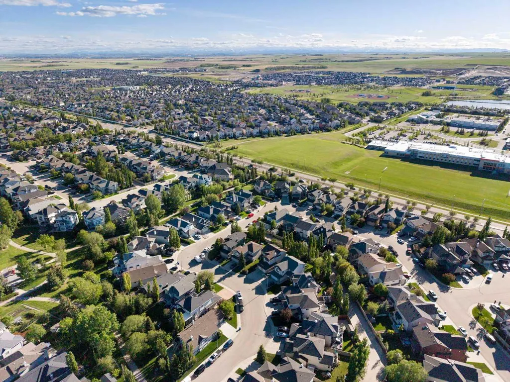 2693 Coopers Circle SW Airdrie AB T4B 3B8