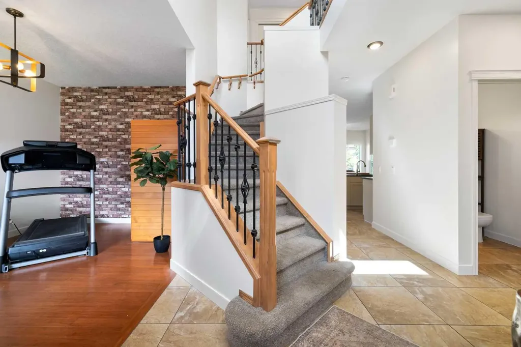 2693 Coopers Circle SW Airdrie AB T4B 3B8