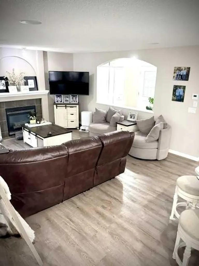 907 Cimarron Park Close S Okotoks AB T1S2E8