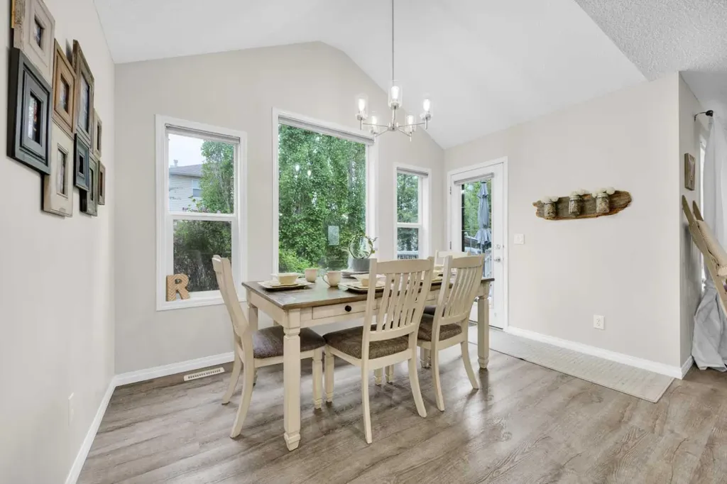 907 Cimarron Park Close S Okotoks AB T1S2E8
