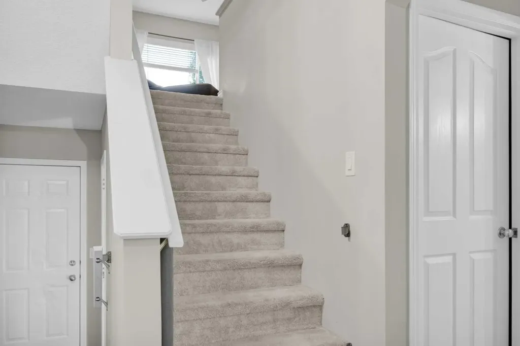 907 Cimarron Park Close S Okotoks AB T1S2E8