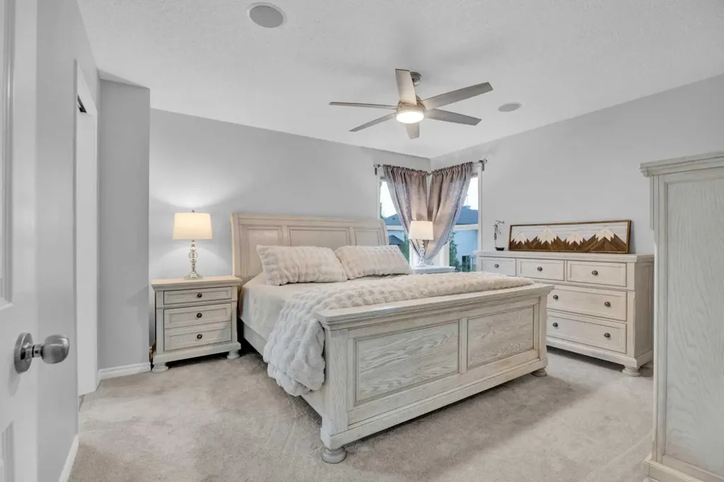 907 Cimarron Park Close S Okotoks AB T1S2E8