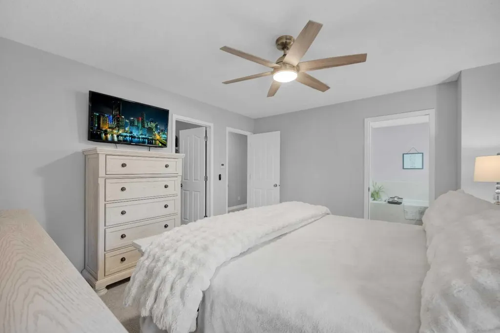 907 Cimarron Park Close S Okotoks AB T1S2E8