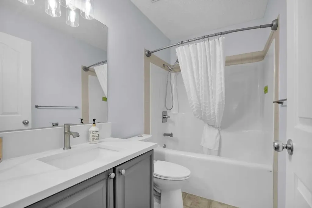 907 Cimarron Park Close S Okotoks AB T1S2E8