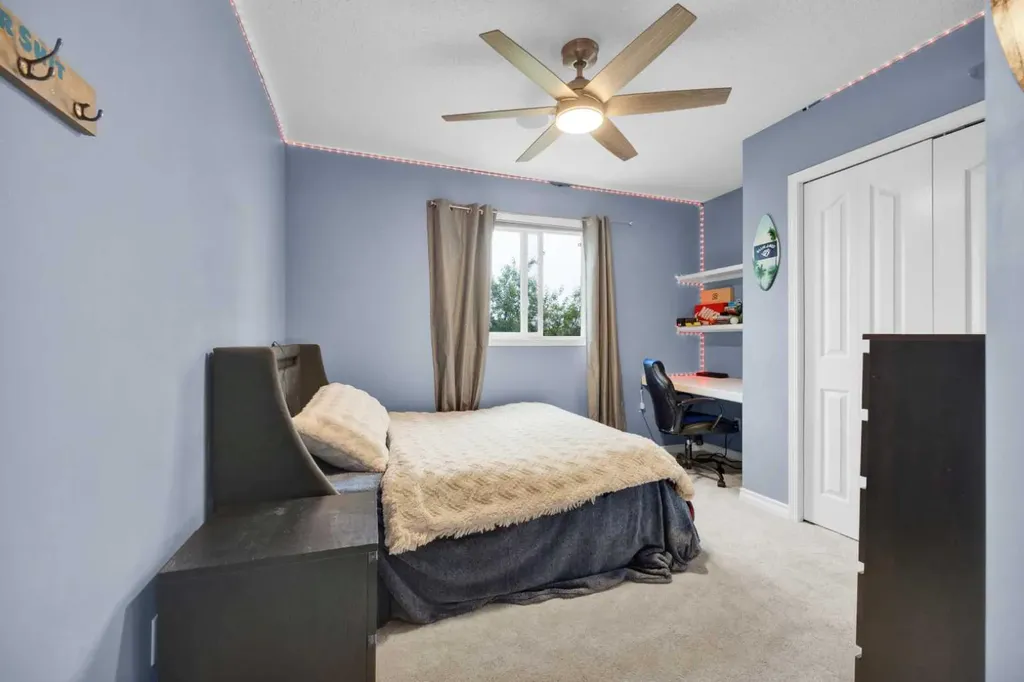 907 Cimarron Park Close S Okotoks AB T1S2E8