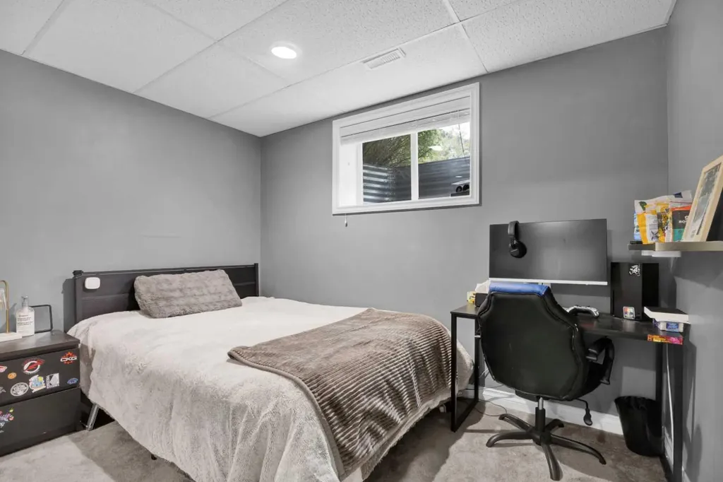 907 Cimarron Park Close S Okotoks AB T1S2E8