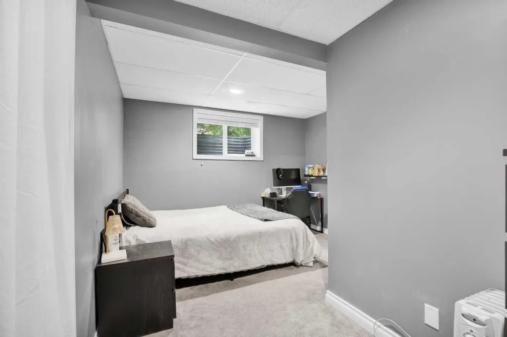 907 Cimarron Park Close S Okotoks AB T1S2E8