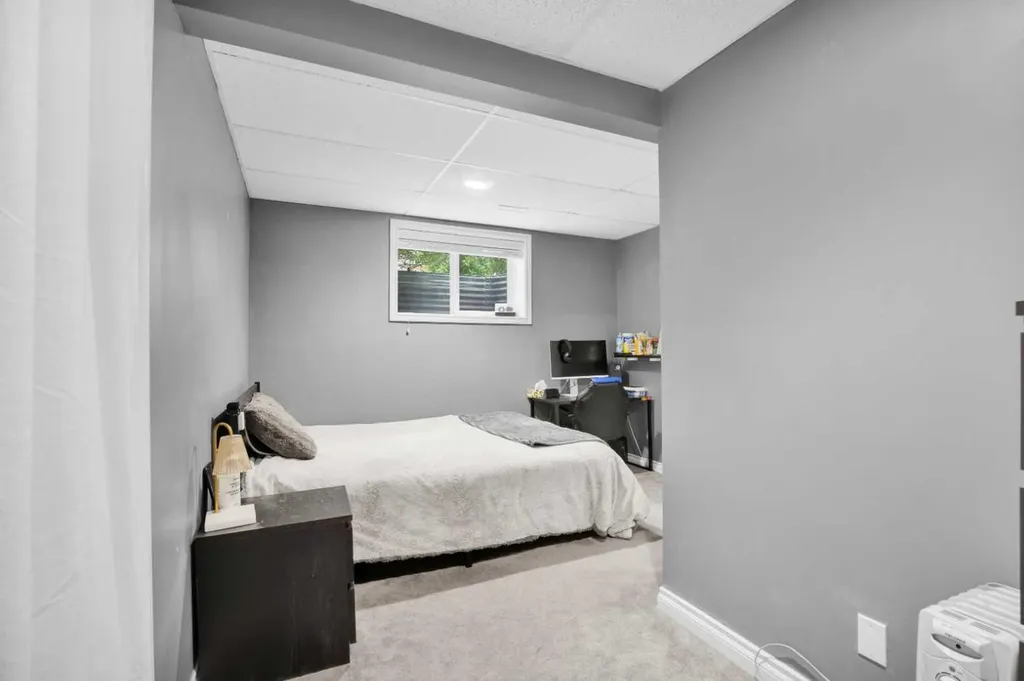 907 Cimarron Park Close S Okotoks AB T1S2E8