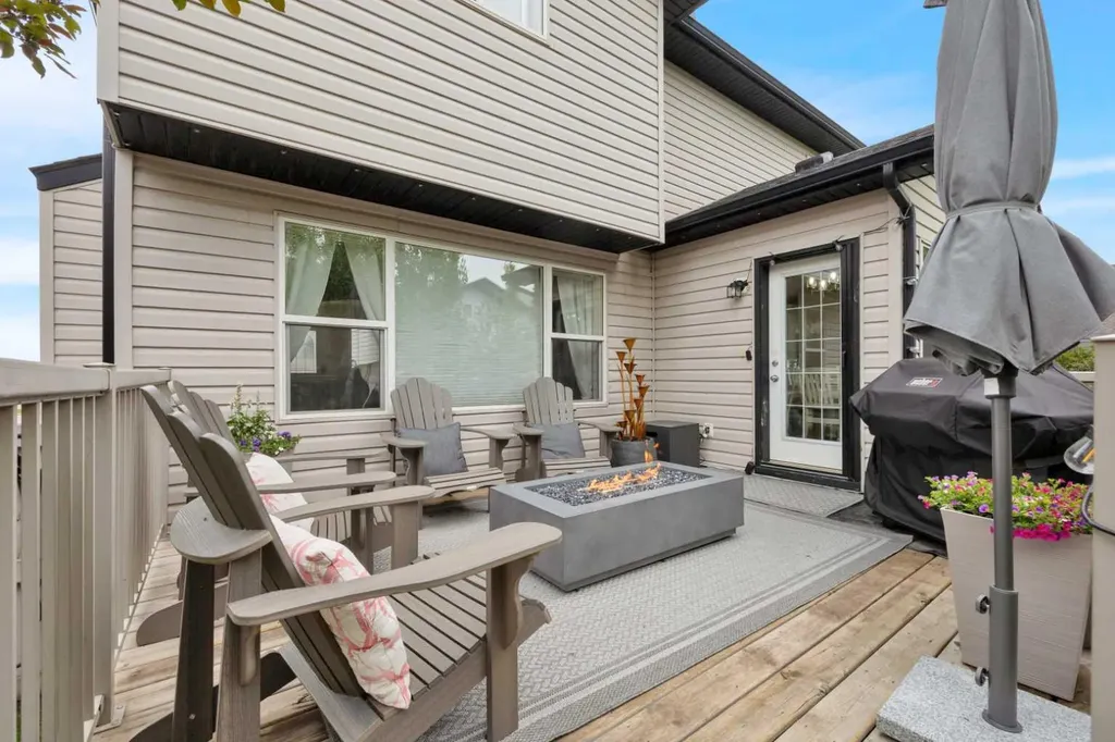 907 Cimarron Park Close S Okotoks AB T1S2E8