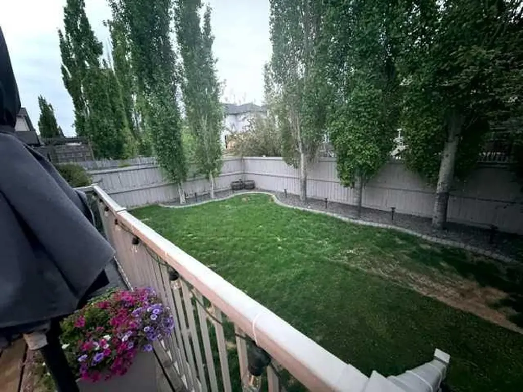 907 Cimarron Park Close S Okotoks AB T1S2E8