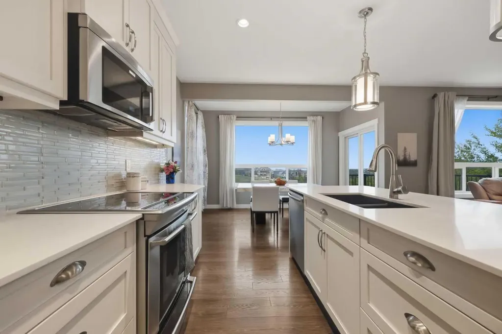64 Panton Heights NW Calgary AB T3K 0W3