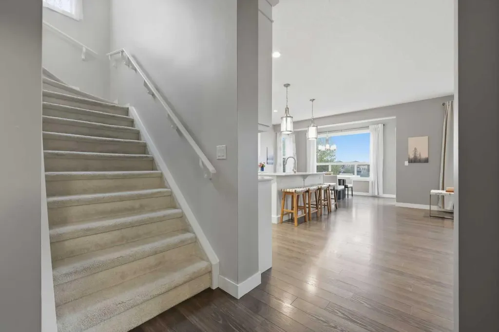 64 Panton Heights NW Calgary AB T3K 0W3