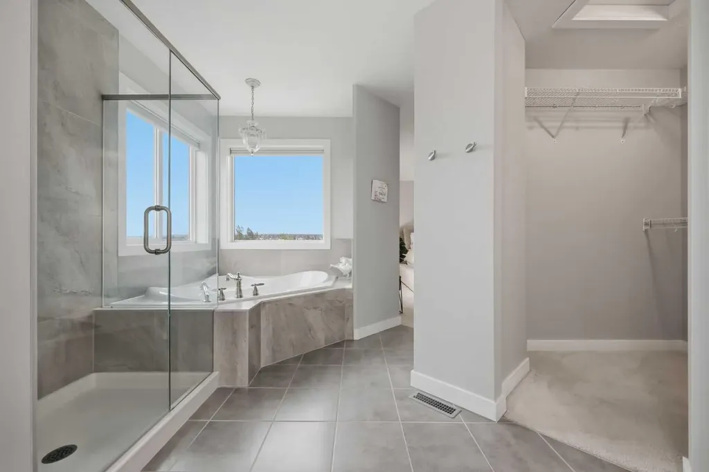 64 Panton Heights NW Calgary AB T3K 0W3