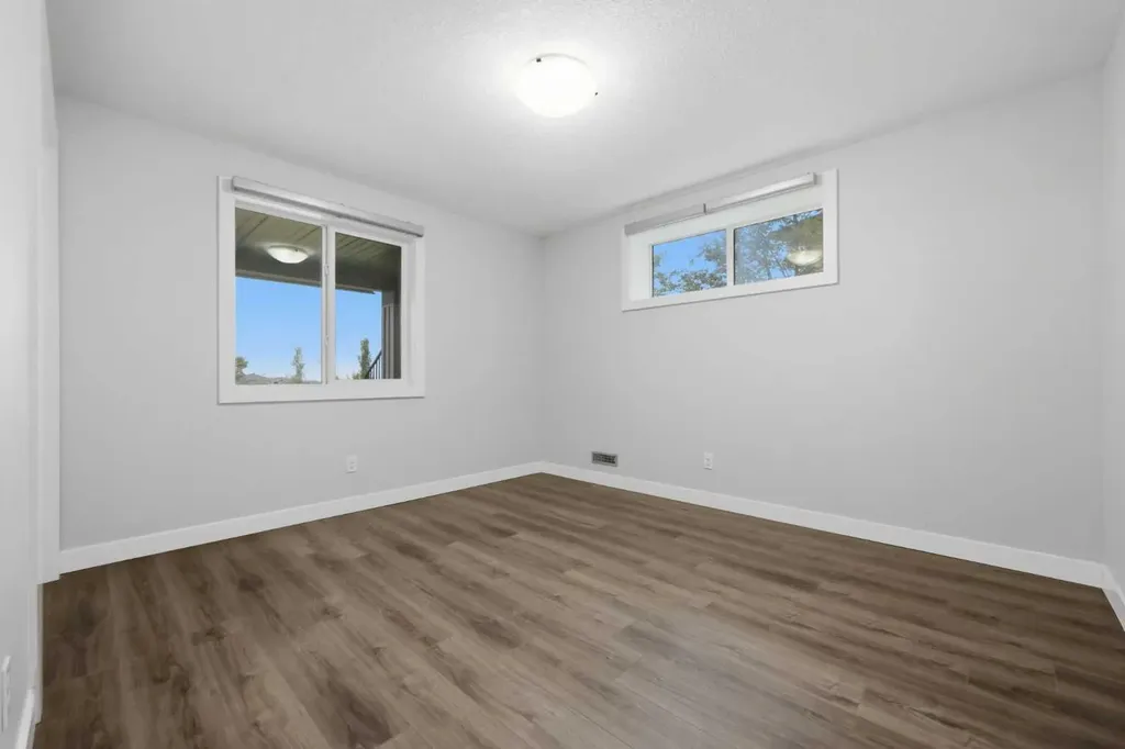 64 Panton Heights NW Calgary AB T3K 0W3
